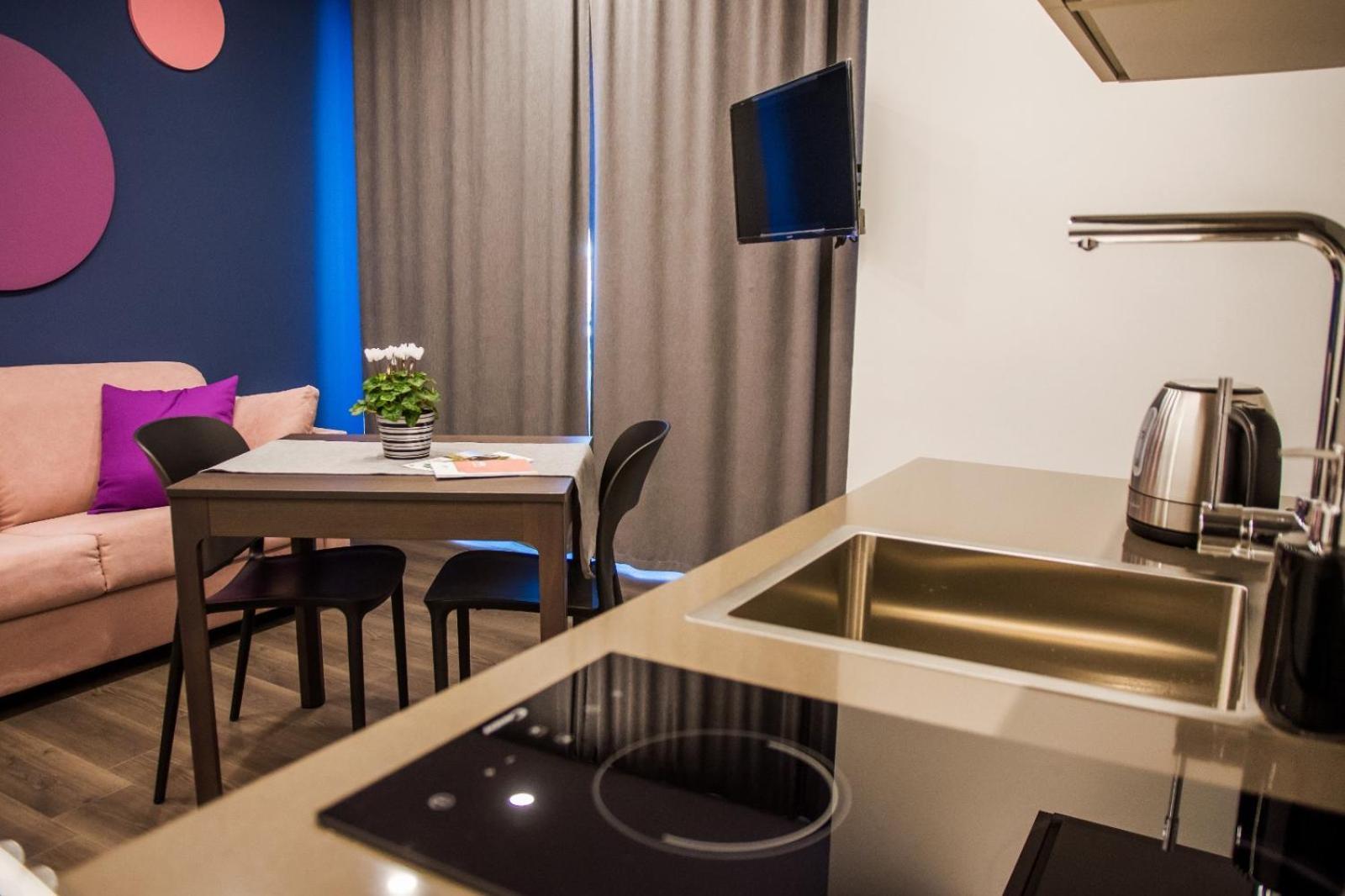 אלבה Ninary Apartments A Due Passi Dal Centro Storico מראה חיצוני תמונה