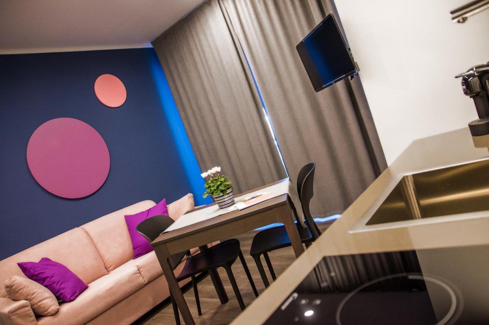 אלבה Ninary Apartments A Due Passi Dal Centro Storico מראה חיצוני תמונה