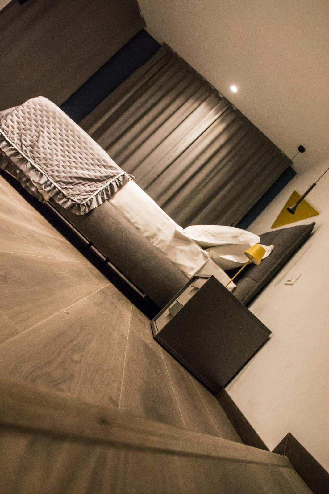 אלבה Ninary Apartments A Due Passi Dal Centro Storico מראה חיצוני תמונה